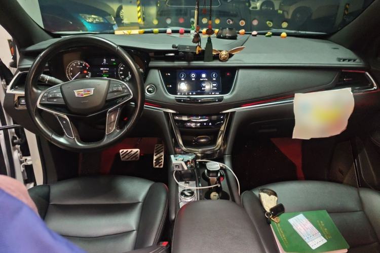 Used Cadillac XT5 2021 2.0T Four-Wheel Drive Luxury Version Center Console