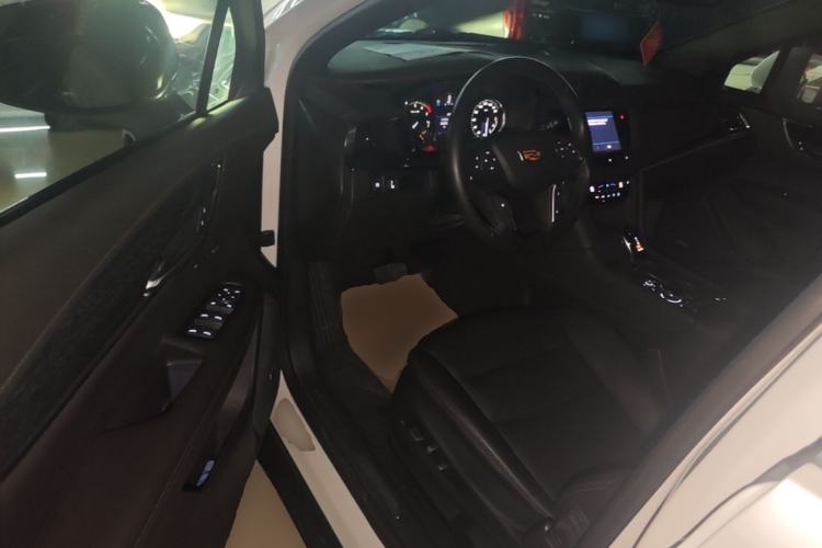 Used Cadillac XT5 2021 28T Luxury Model Driver Seat