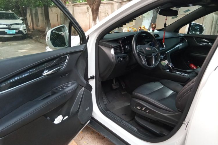 Used Cadillac XT5 2021 28T Luxury Model Driver Seat