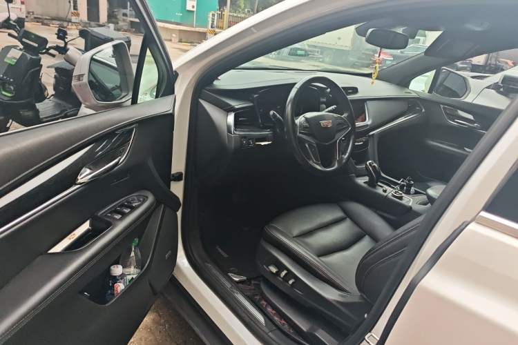 Used Cadillac XT5 2021 28T Luxury Model Driver Seat
