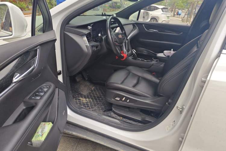 Used Cadillac XT5 2021 28T Luxury Model Driver Seat