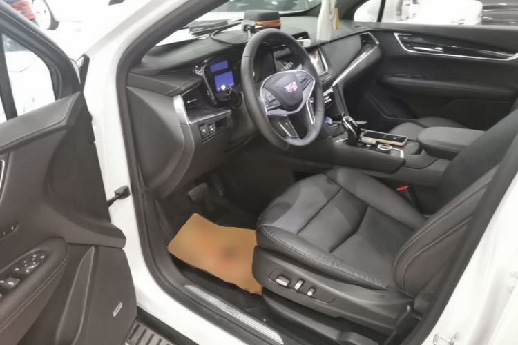 Used Cadillac XT5 2021 28T Luxury Model Driver Seat