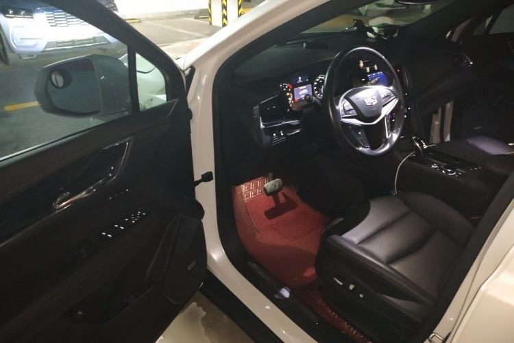 Used Cadillac XT5 2021 28T Luxury Model Driver Seat