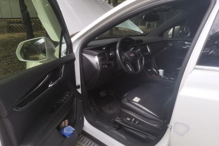 Used Cadillac XT5 2021 28T Luxury Model Driver Seat