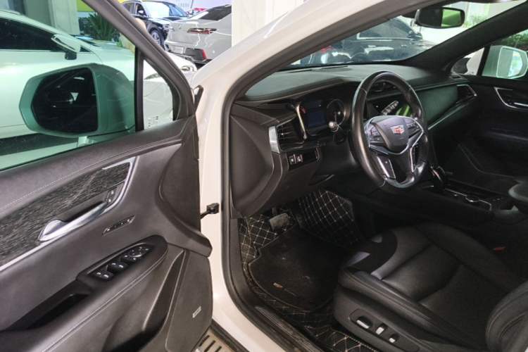 Used Cadillac XT5 2021 28T Luxury Model Driver Seat