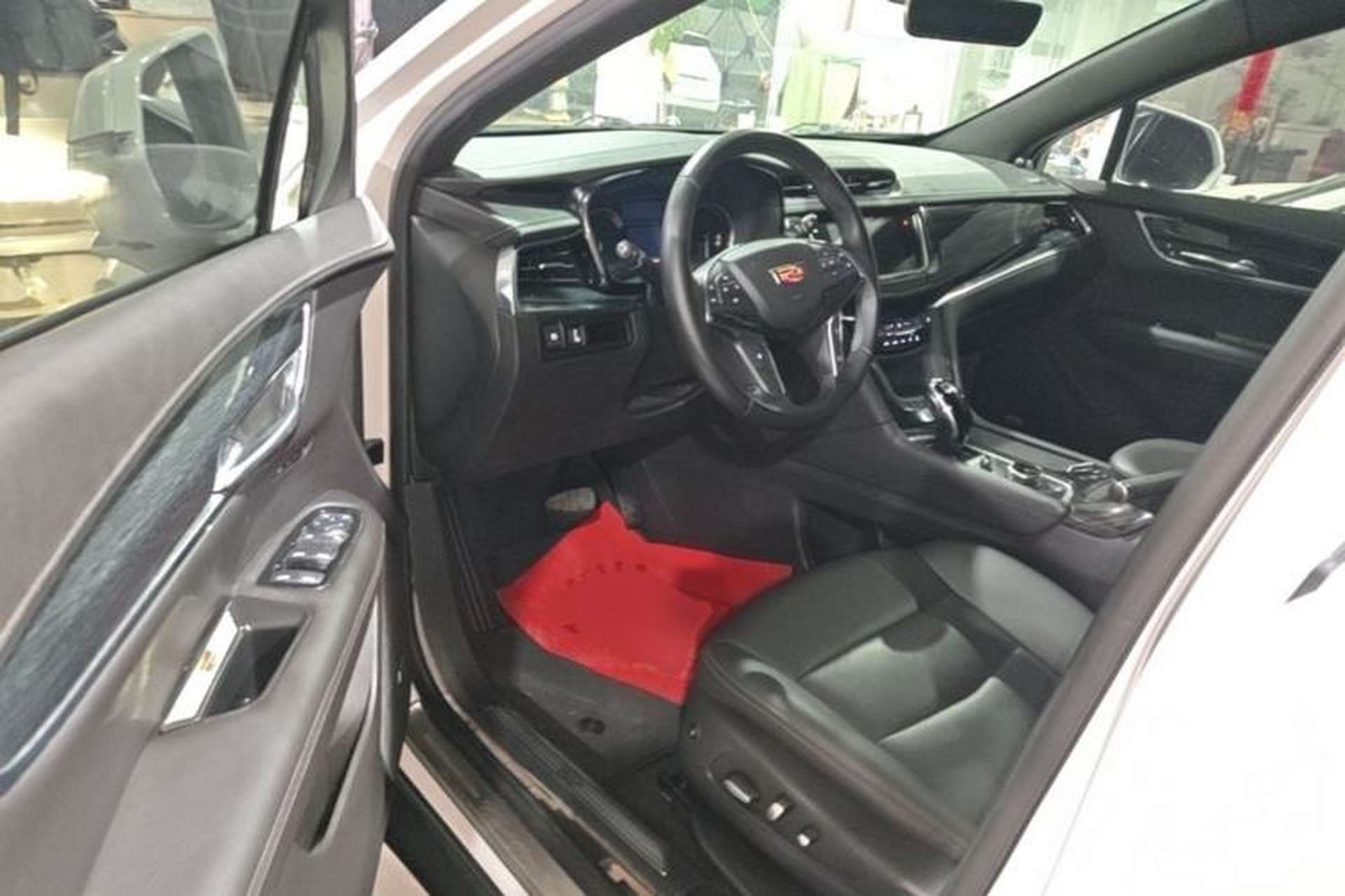 Used Cadillac XT5 2021 28T Luxury Model Driver Seat