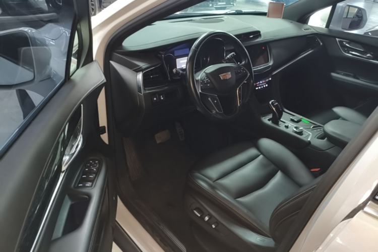 Used Cadillac XT5 2021 28T Luxury Model Driver Seat