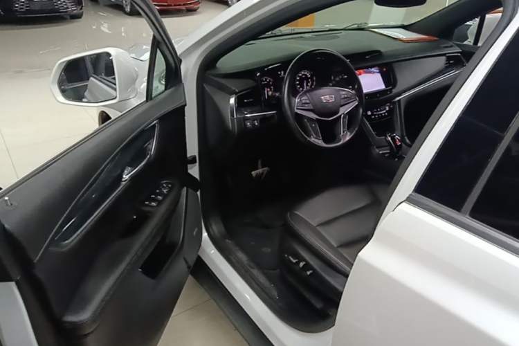 Used Cadillac XT5 2021 2.0T Four-Wheel Drive Luxury Version Driver Seat