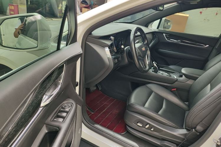 Used Cadillac XT5 2021 28T Luxury Model Driver Seat