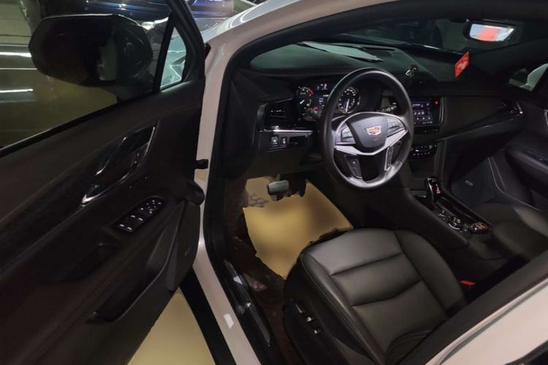 Used Cadillac XT5 2021 28T Luxury Model Driver Seat