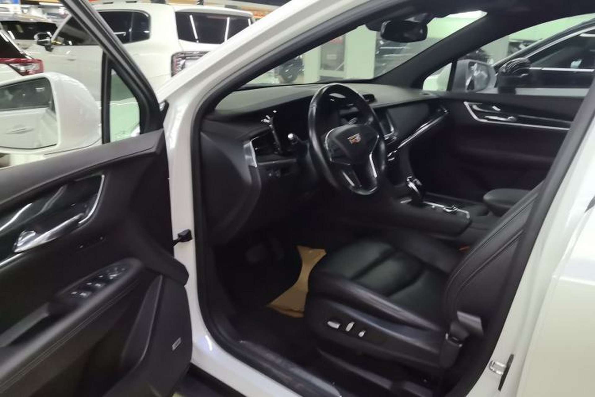 Used Cadillac XT5 2021 28T Luxury Model Driver Seat