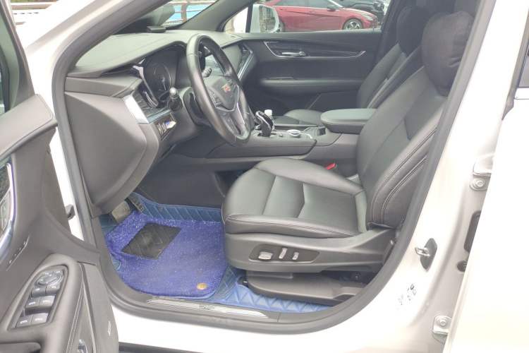 Used Cadillac XT5 2021 28T Luxury Model Driver Seat