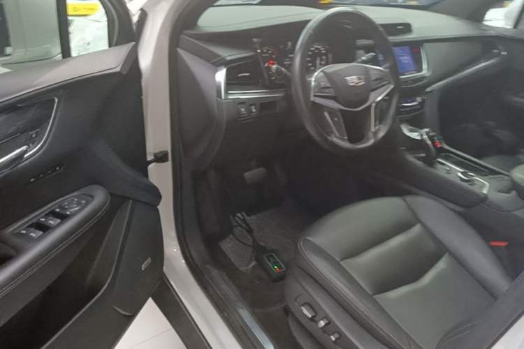 Used Cadillac XT5 2021 28T Luxury Model Driver Seat