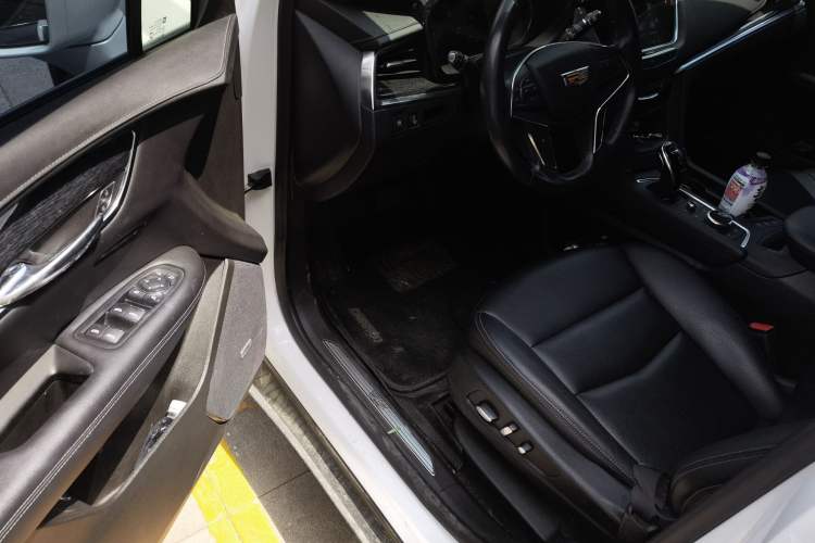 Used Cadillac XT5 2021 2.0T Four-Wheel Drive Luxury Version Driver Seat