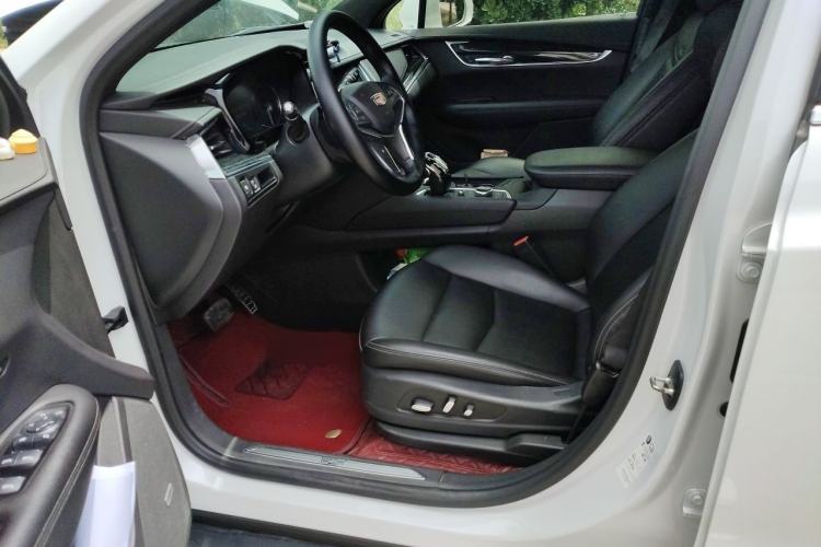 Used Cadillac XT5 2021 28T Luxury Model Driver Seat