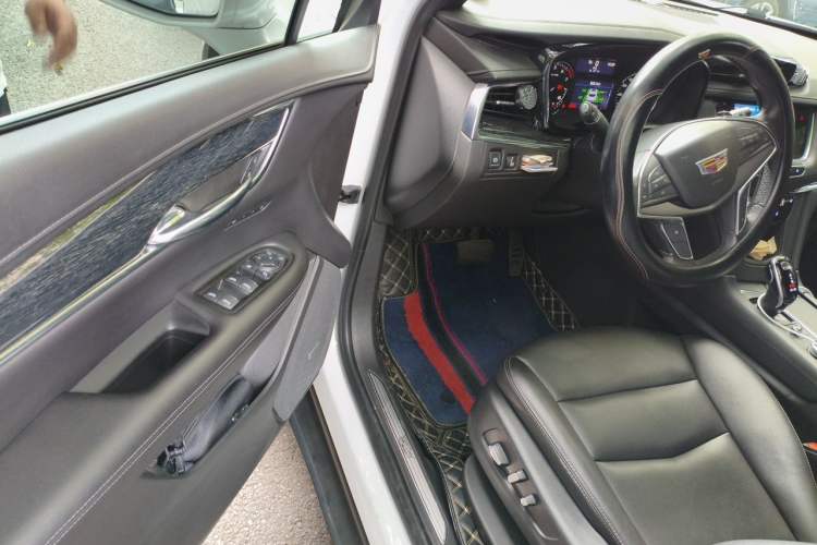 Used Cadillac XT5 2021 2.0T Four-Wheel Drive Luxury Version Driver Seat