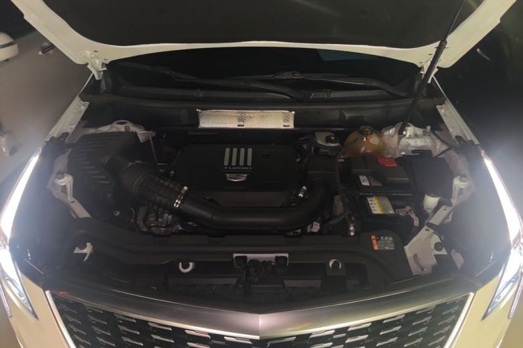 Used Cadillac XT5 2021 28T Luxury Model Engine Bay