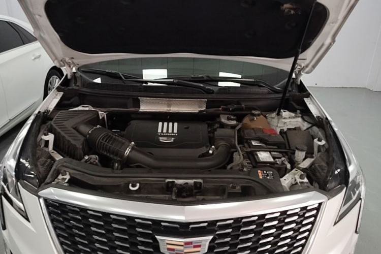 Used Cadillac XT5 2021 2.0T Two-Wheel Drive Luxury Version Engine Bay