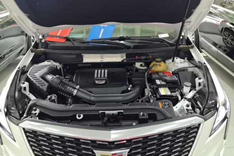 Used Cadillac XT5 2021 2.0T Two-Wheel Drive Luxury Version Engine Bay