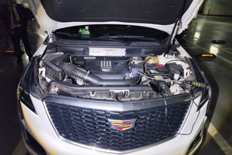 Used Cadillac XT5 2021 28T Luxury Model Engine Bay