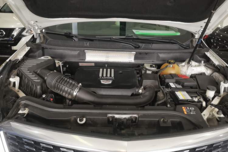 Used Cadillac XT5 2021 28T Luxury Model Engine Bay