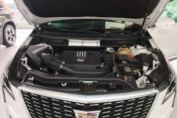 Used Cadillac XT5 2021 28T Luxury Model Engine Bay