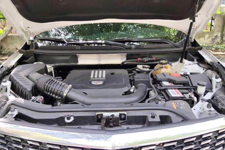 Used Cadillac XT5 2021 2.0T Two-Wheel Drive Luxury Version Engine Bay
