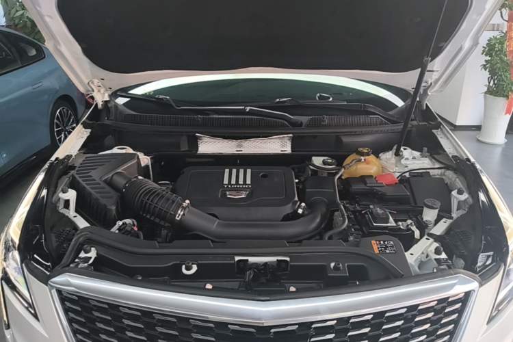 Used Cadillac XT5 2021 28T Luxury Model Engine Bay