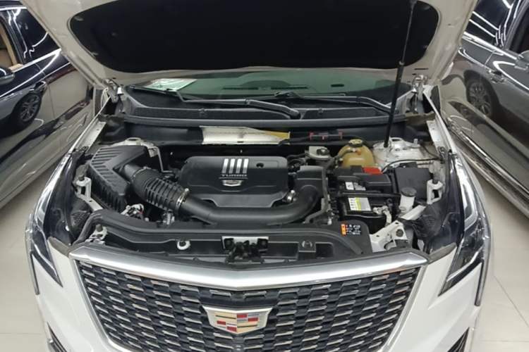 Used Cadillac XT5 2021 2.0T Four-Wheel Drive Luxury Version Engine Bay