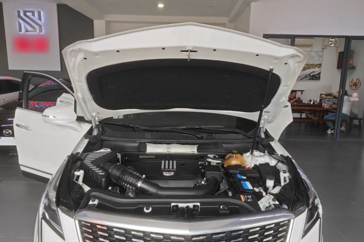 Used Cadillac XT5 2021 28T Luxury Model Engine Bay