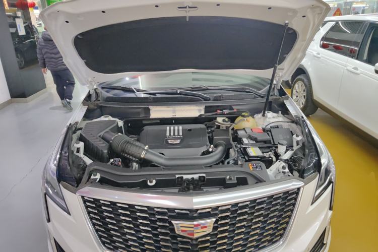 Used Cadillac XT5 2021 2.0T Two-Wheel Drive Luxury Version Engine Bay