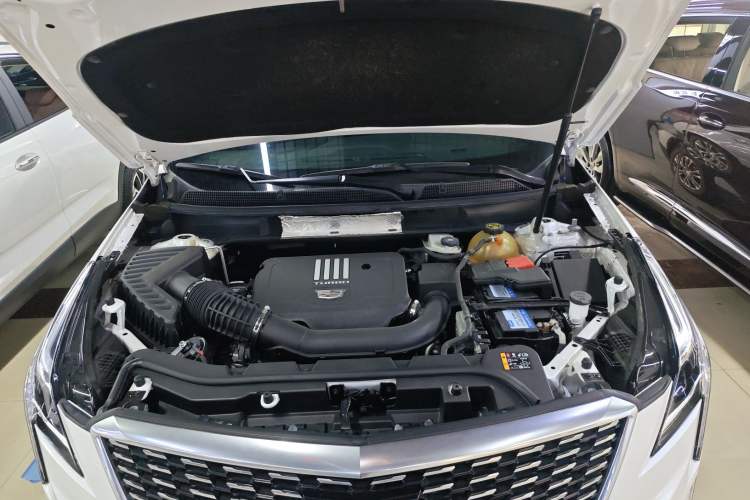 Used Cadillac XT5 2021 28T Luxury Model Engine Bay