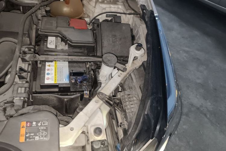 Used Cadillac XT5 2021 28T Four-Wheel Drive Platinum Sport Edition Engine Bay Left