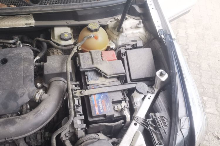 Used Cadillac XT5 2021 28T Luxury Model Engine Bay Left