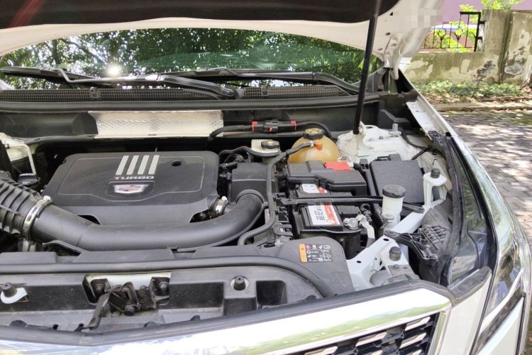 Used Cadillac XT5 2021 2.0T Two-Wheel Drive Luxury Version Engine Bay Left