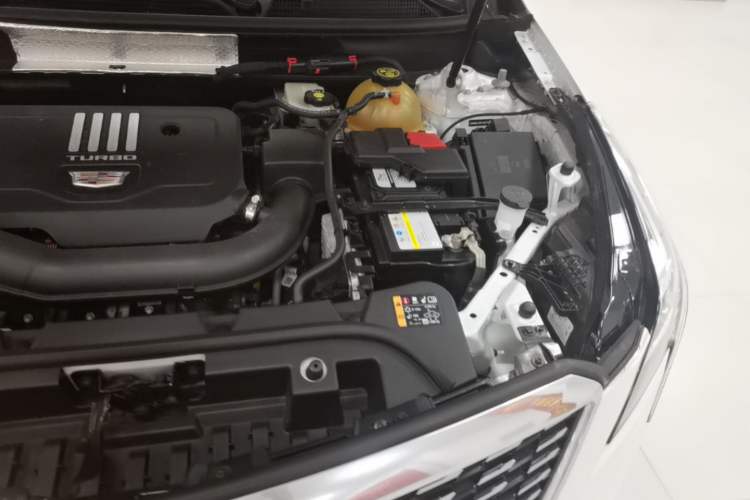 Used Cadillac XT5 2021 2.0T Two-Wheel Drive Luxury Version Engine Bay Left