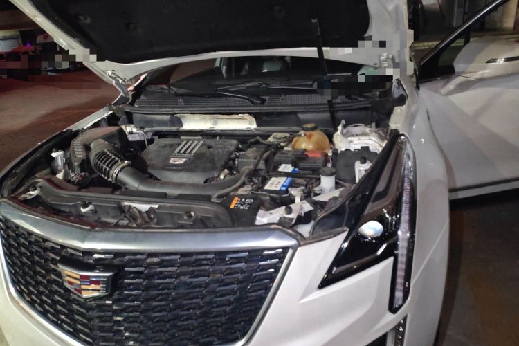 Used Cadillac XT5 2021 28T Luxury Model Engine Bay Left