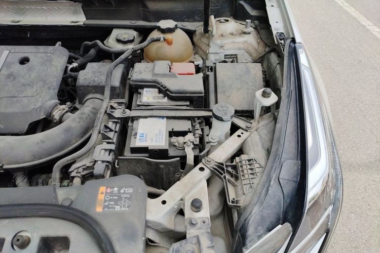 Used Cadillac XT5 2021 28T Luxury Model Engine Bay Left