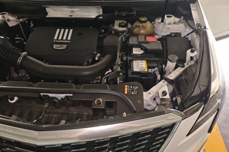 Used Cadillac XT5 2021 2.0T Two-Wheel Drive Luxury Version Engine Bay Left