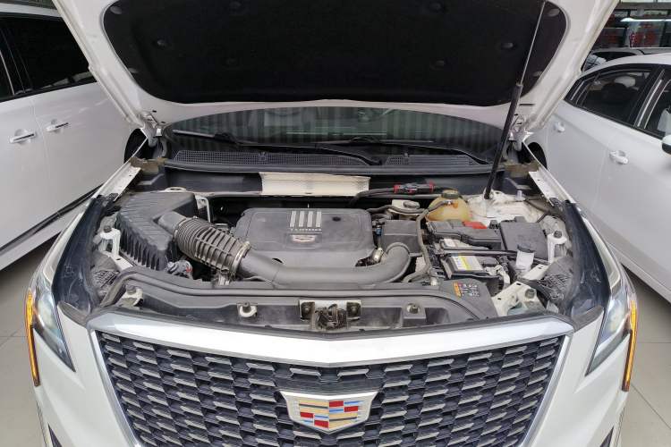 Used Cadillac XT5 2021 2.0T Two-Wheel Drive Luxury Version Engine Bay