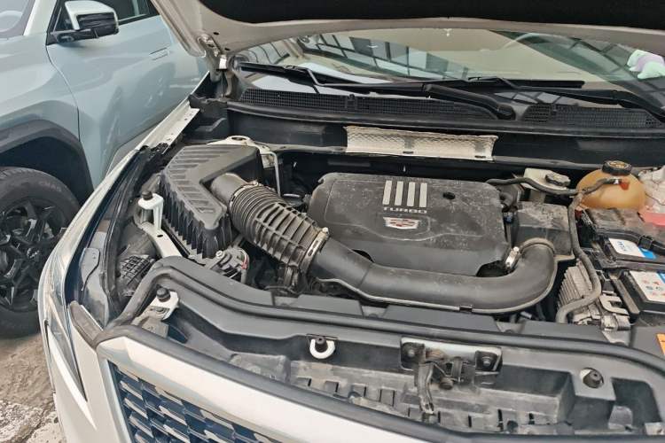 Used Cadillac XT5 2021 28T Luxury Model Engine Bay Right