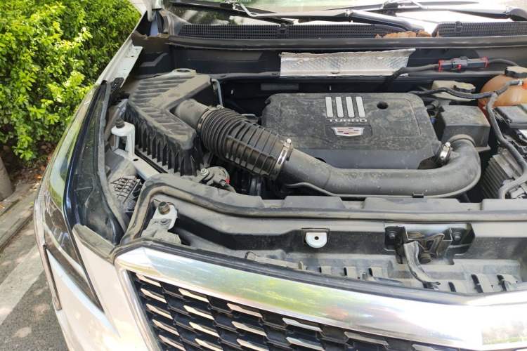 Used Cadillac XT5 2021 2.0T Two-Wheel Drive Luxury Version Engine Bay Right