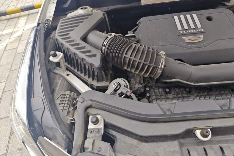 Used Cadillac XT5 2021 28T Luxury Model Engine Bay Right