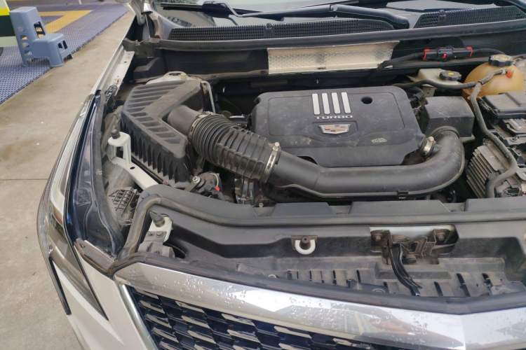 Used Cadillac XT5 2021 2.0T Two-Wheel Drive Luxury Version Engine Bay Right