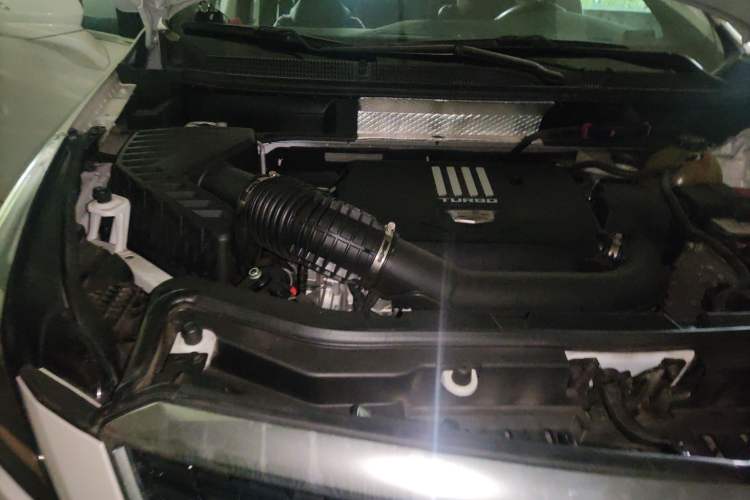 Used Cadillac XT5 2021 2.0T Two-Wheel Drive Luxury Version Engine Bay Right
