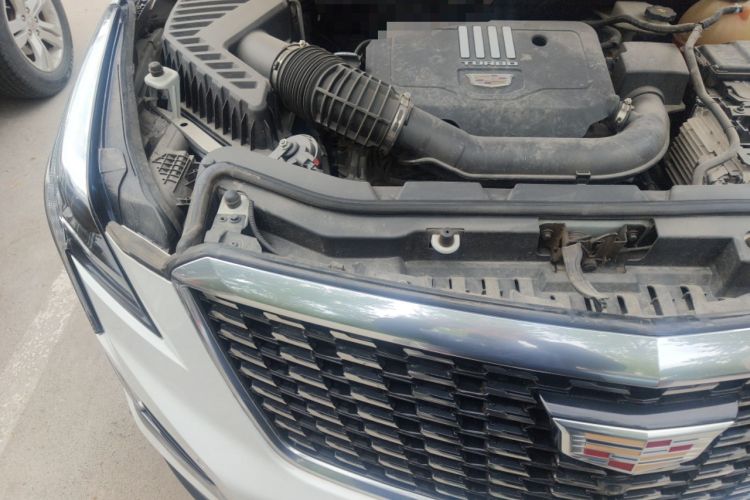 Used Cadillac XT5 2021 2.0T Two-Wheel Drive Luxury Version Engine Bay Right