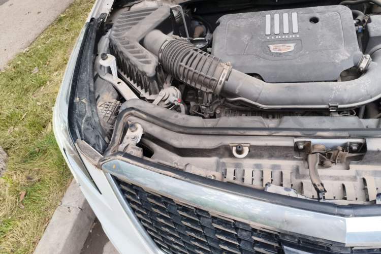 Used Cadillac XT5 2021 28T Luxury Model Engine Bay Right