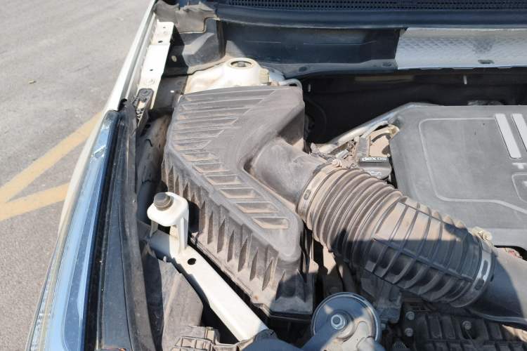 Used Cadillac XT5 2021 2.0T Four-Wheel Drive Luxury Version Engine Bay Right