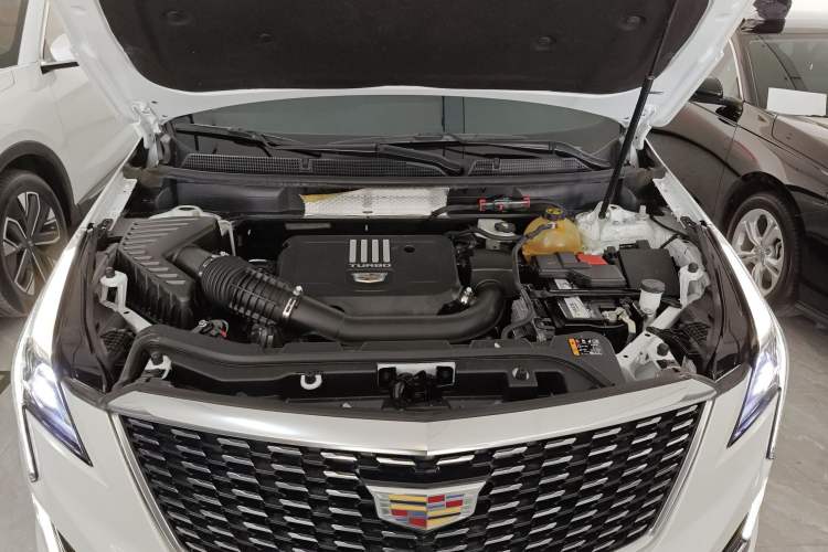 Used Cadillac XT5 2021 2.0T Two-Wheel Drive Luxury Version Engine Bay