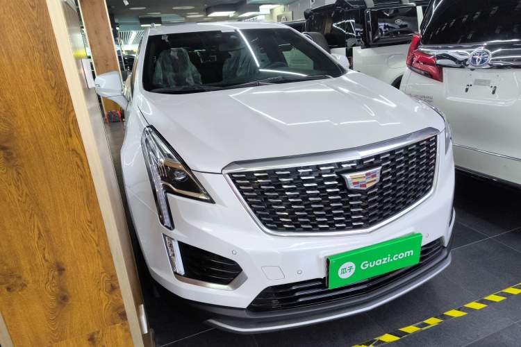 Used Cadillac XT5 2021 28T Luxury Model Exterior 2
